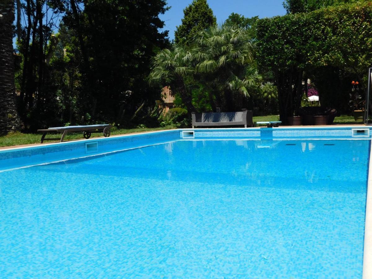 Apartment Con Piscina Immersa Nel *