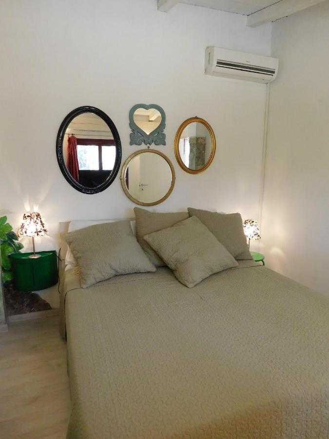 Con Piscina Immersa Nel Apartment